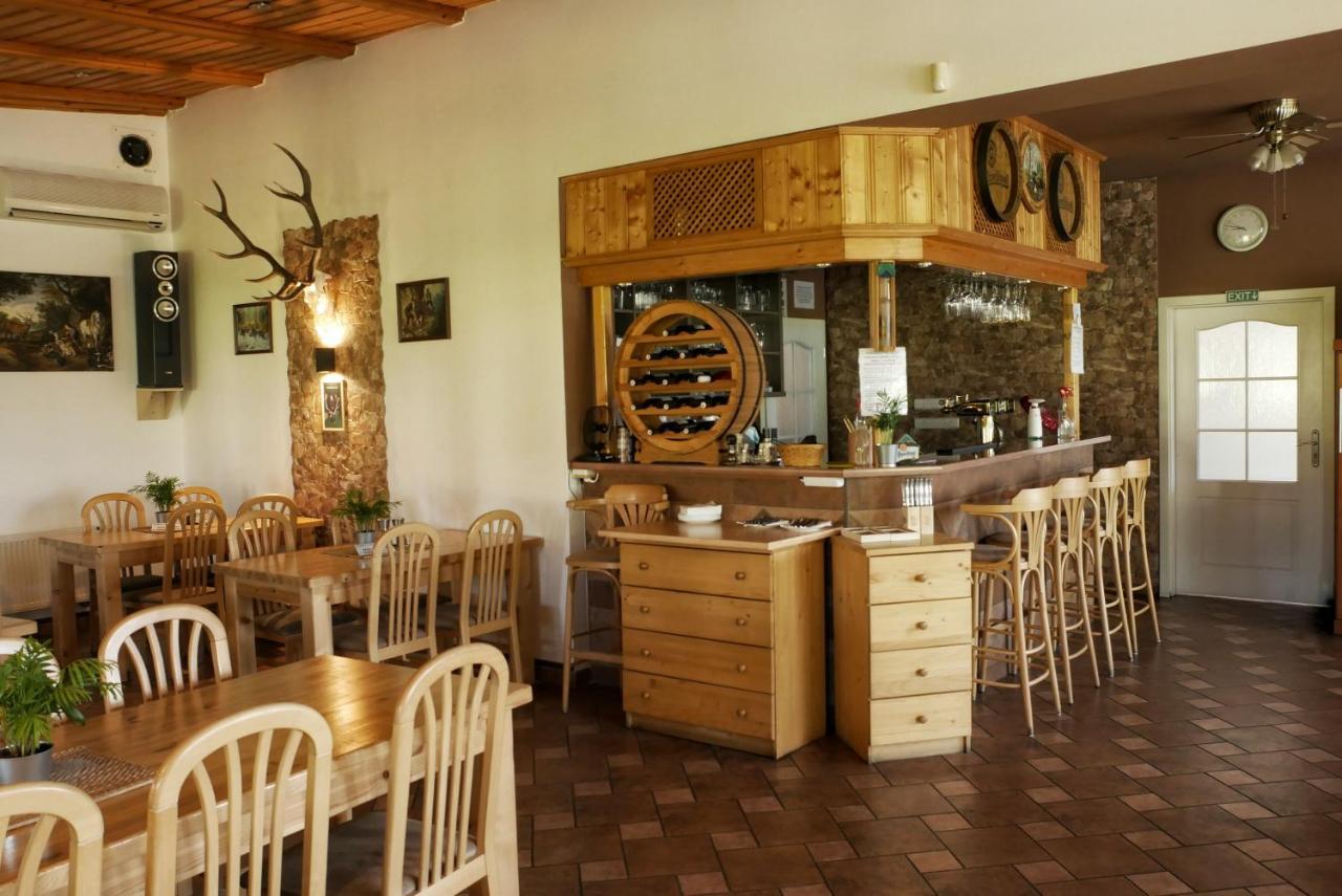 Penzion-Restaurant U Svabku Tachov  Ngoại thất bức ảnh